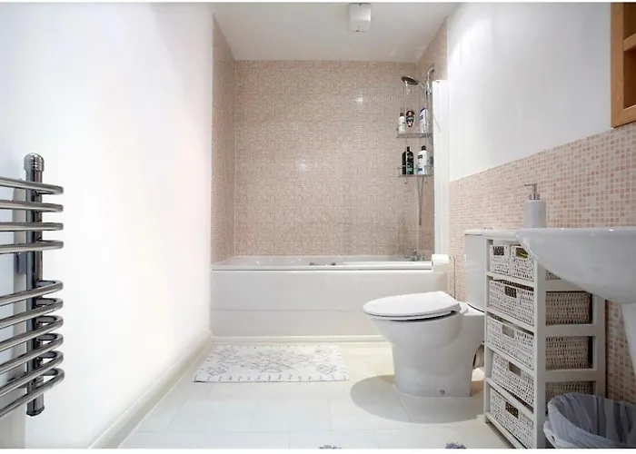 Modern 2 Bed Flat & Parking - Centre Apartament York