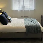 Modern 2 Bed Flat & Parking - Centre Appartamento *