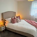 Modern 2 Bed Flat & Parking - Centre York
